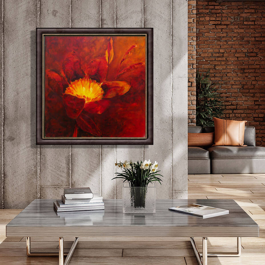 ציור פרח עם לב של אור בסלון מודרני עם קיר בטון ציירת מירי לביא