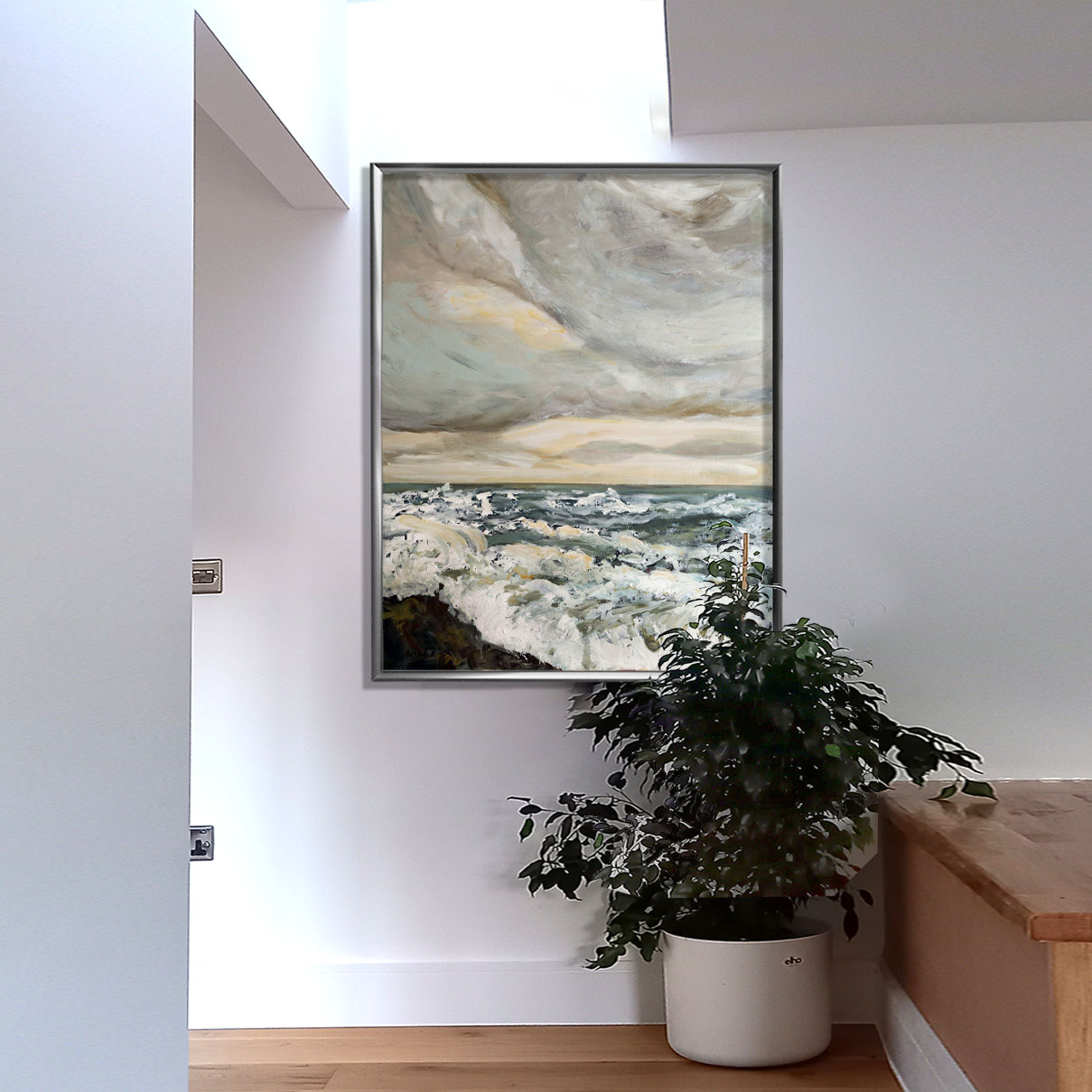 ים וגלים ציור נוף ימי חורפי בכחולים אפורים וכתומים תמונה במעלה המדרגות ציירת מירי לביא